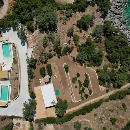 Mironi - Private Sea Access Villa